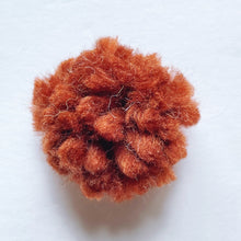 Load image into Gallery viewer, Pom Pom suspend.it