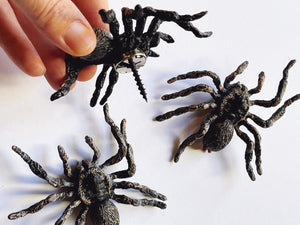 Creepy Crawler web spider suspend.it and macrame web