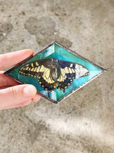 Load image into Gallery viewer, Swallowtail Butterfly stained glass suspend.it